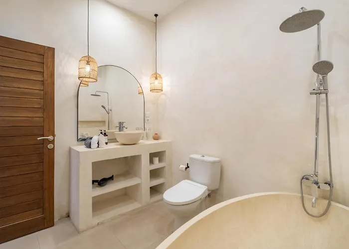Milos - Tropical 4bd - 90 Seconds To The Villa Canggu (Bali)