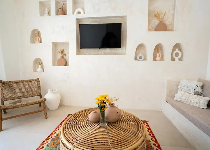 Milos - Tropical 4bd - 90 Seconds To The Villa